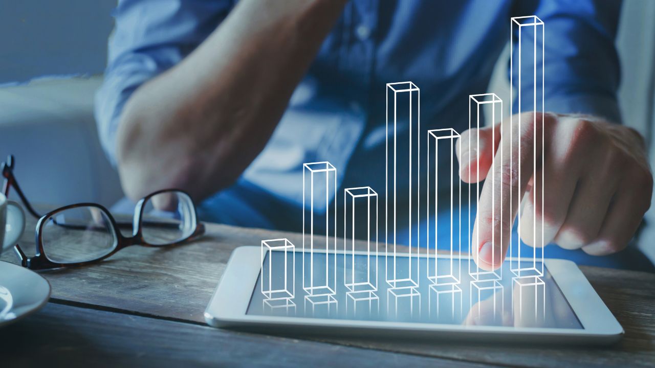 Balancing Tech Investments and Cost Cutting in the face of Macro Economic Uncertainty