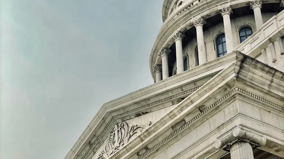 Top 8 Reasons Government Agencies Select Foxit for Paperless Solutions